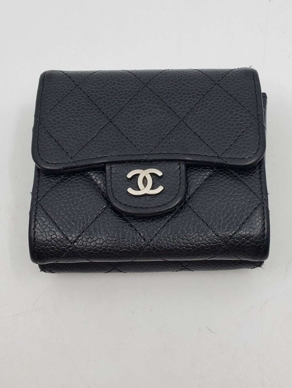 Chanel 2010 Bifold With Coin Purse Compact Wallet - Picture 2 of 12